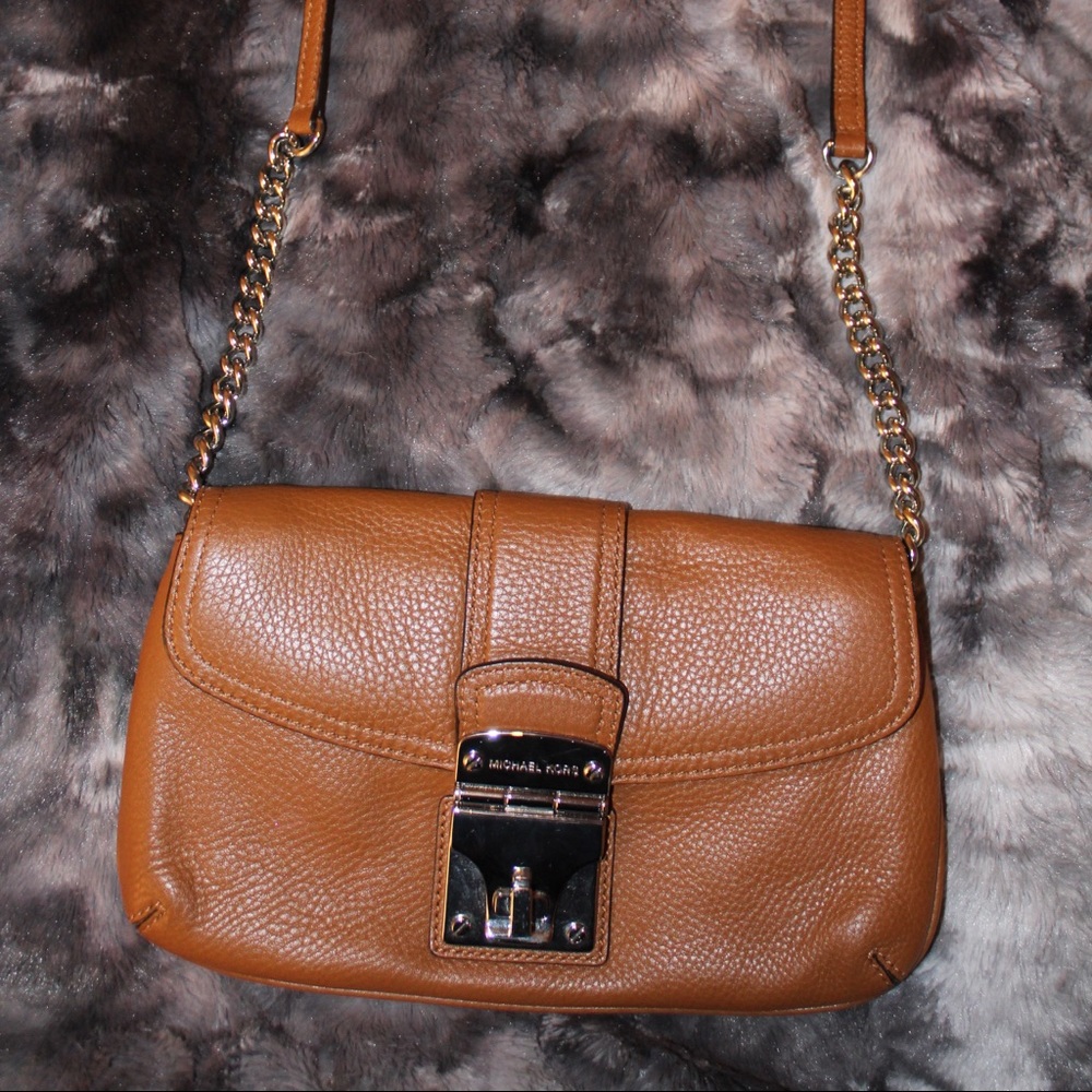 Micheal Kors chained beige bag